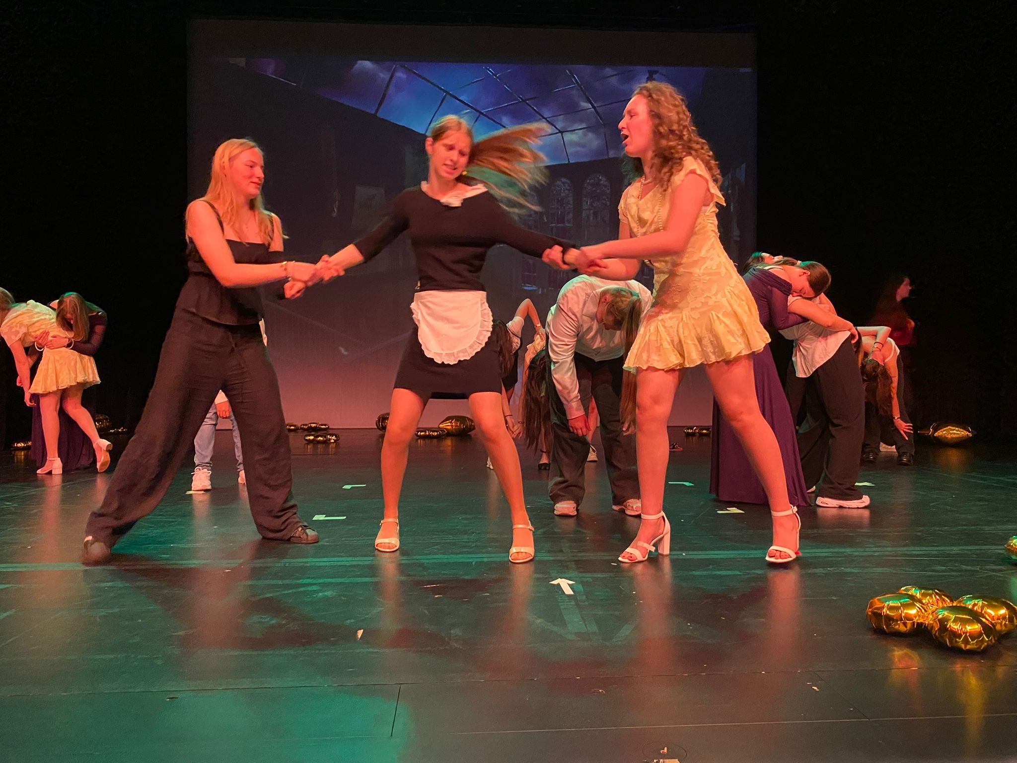 Fantasie - Theateraufführungen und Kunstausstellung