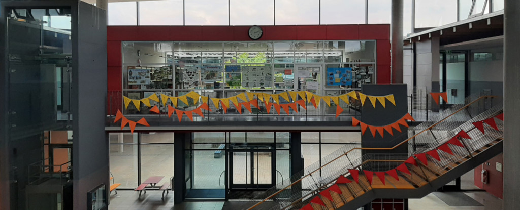 Unsere Schülerbücherei von außen betrachtet