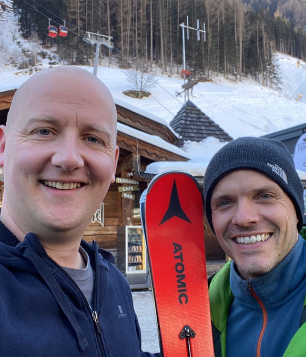 Das Wintersportwoche-Team der Adolf-Reichwein-Schule: Florian Strasser und Andreas Wolf im Ahrntal