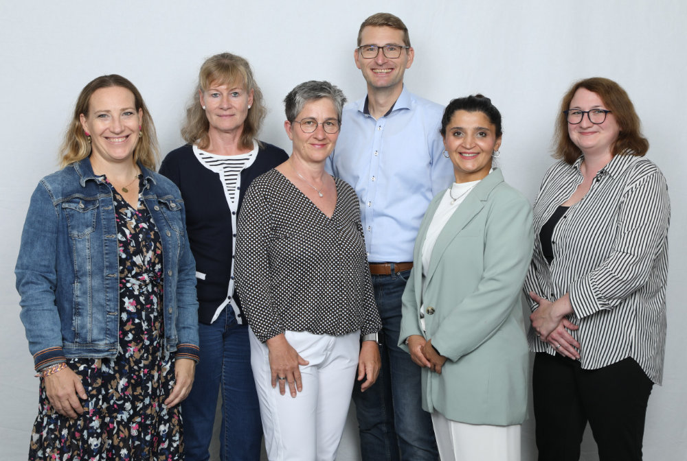 Unsere Schulleitung von links: Frau Dussa, Frau Jäger, Frau Hauer, Herr Becker, Frau Ceri, Frau Schilling Schulleitung