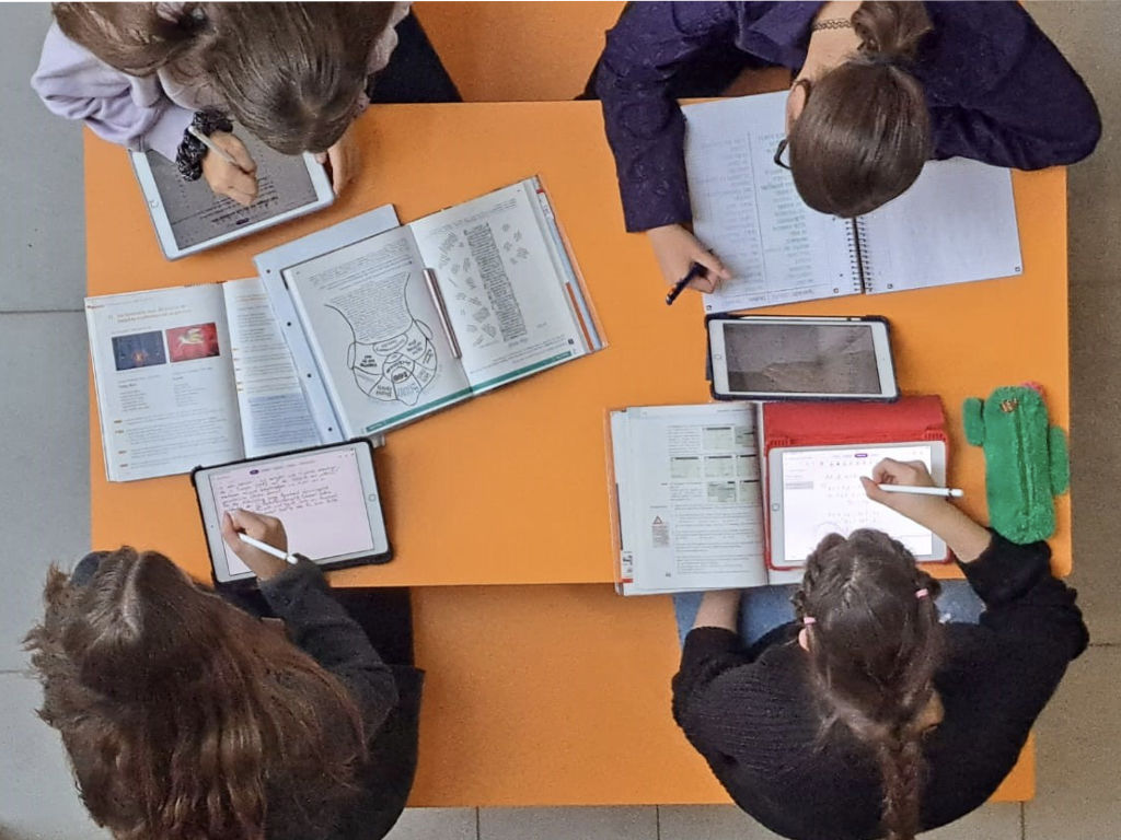 Sitzgruppen & Lesestoff 